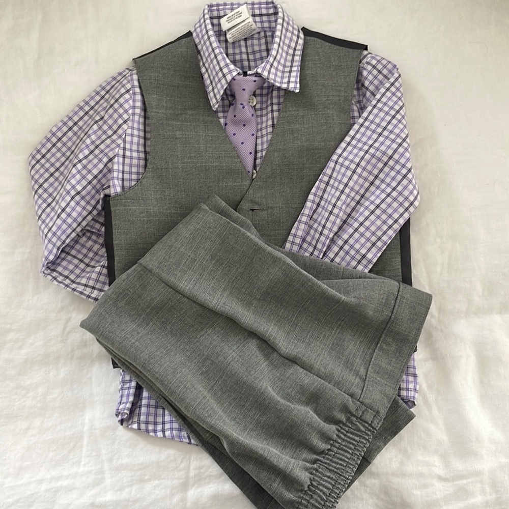 LIKE NEW van heusen vest dress set, 3T